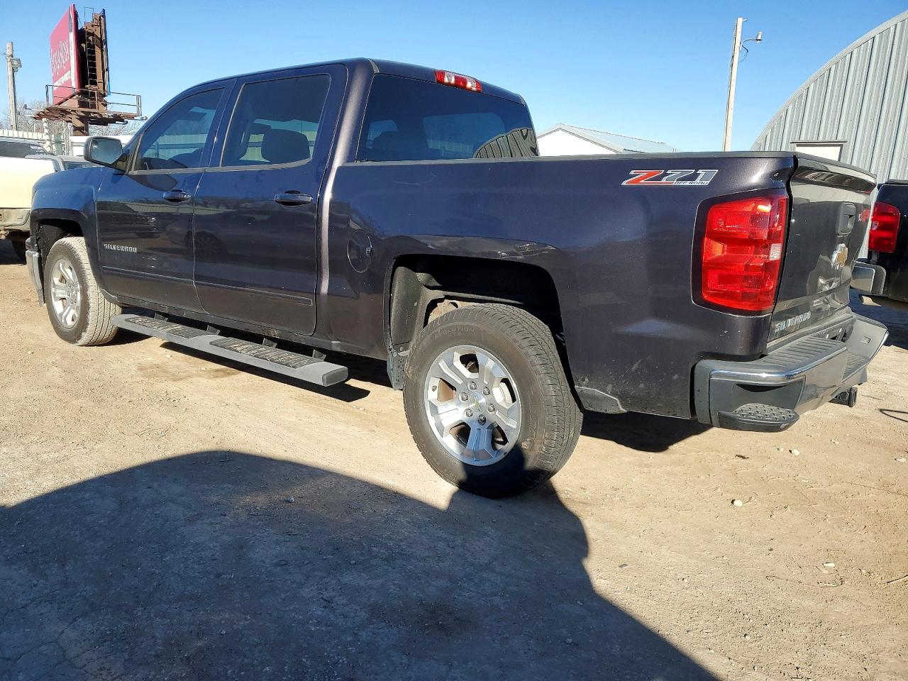 2015 CHEVROLET SILVERADO K1500 LT photo 2