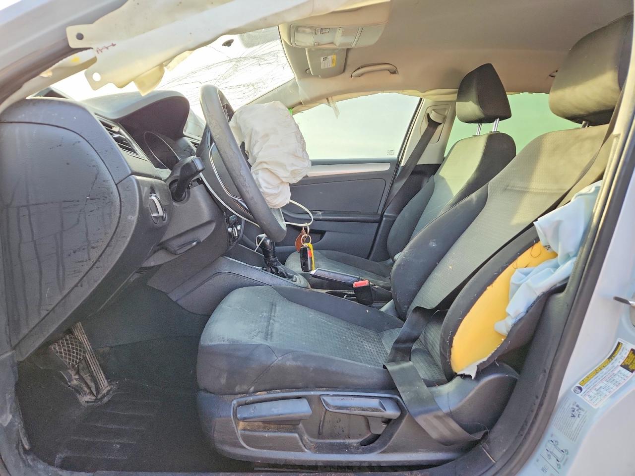 2017 VOLKSWAGEN JETTA photo 7