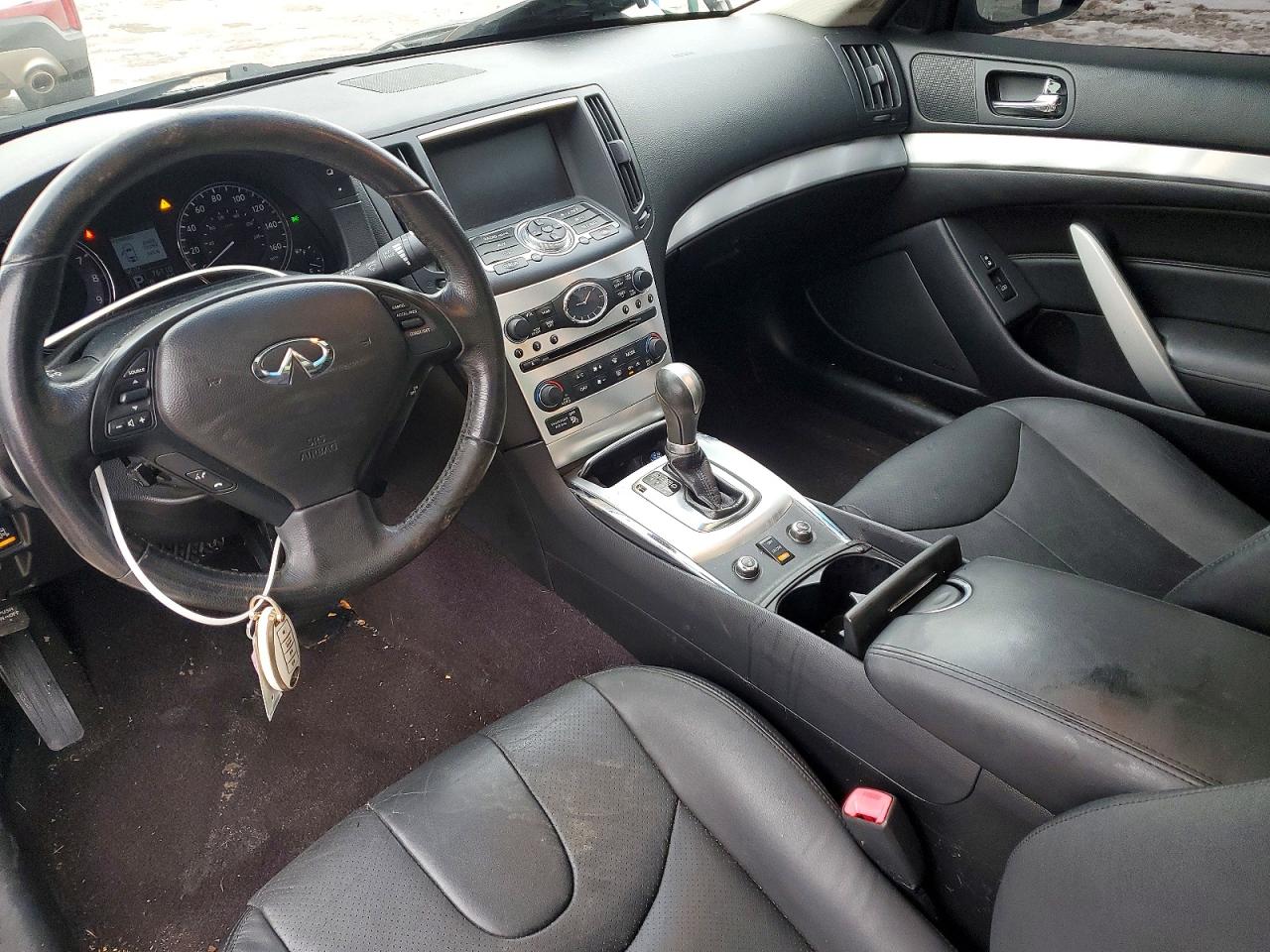 2013 INFINITI G37 photo 8