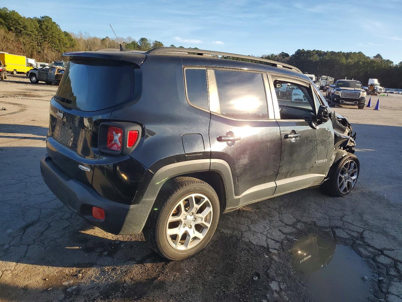 2017 JEEP RENEGADE LATITUDE photo 3