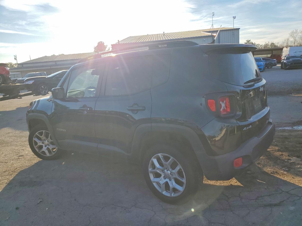 2017 JEEP RENEGADE LATITUDE photo 2