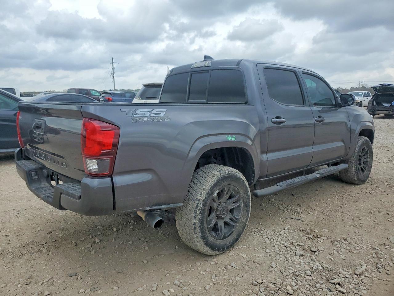 2021 TOYOTA TACOMA DOUBLE CAB photo 3