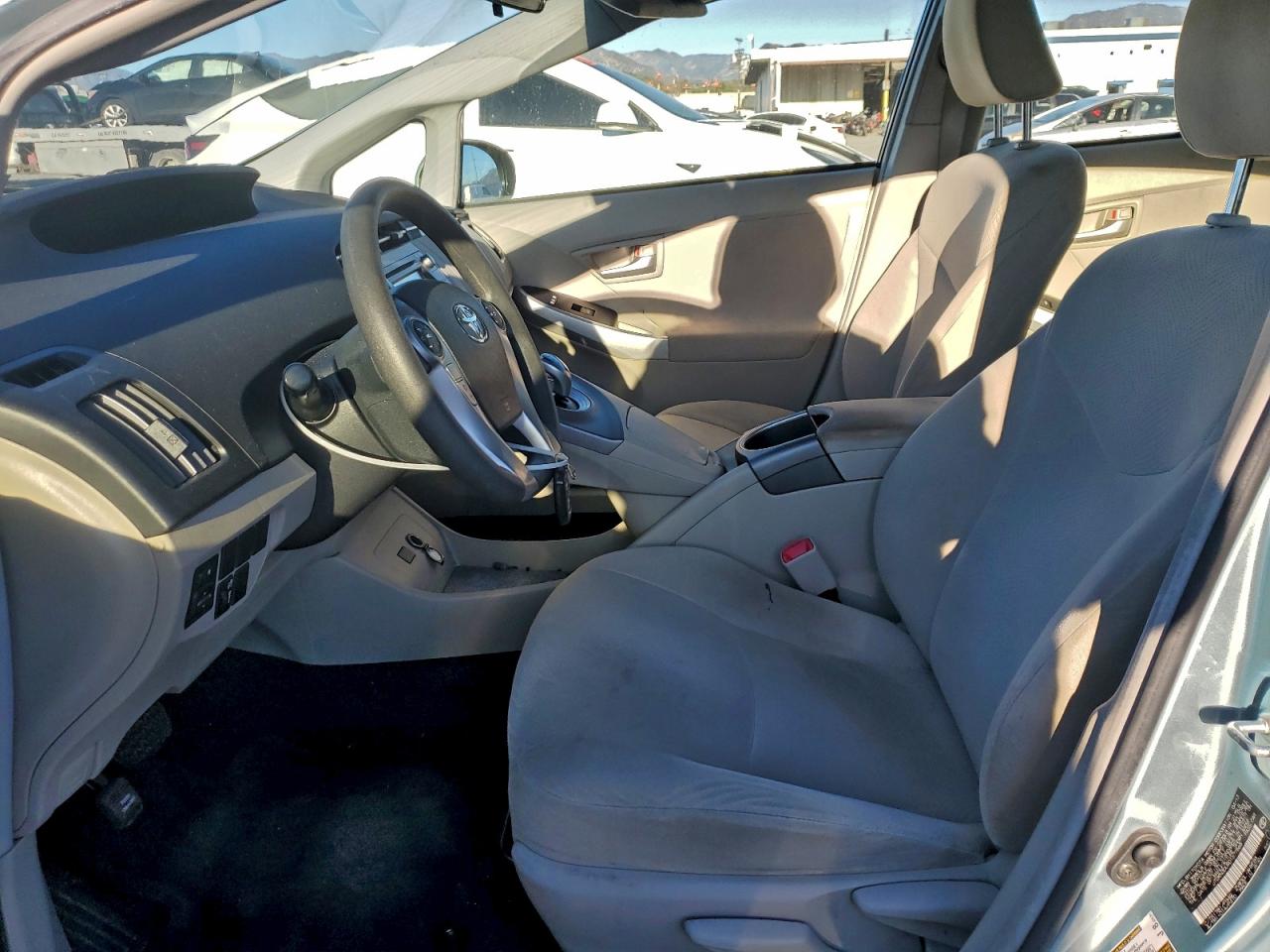 2013 TOYOTA PRIUS photo 7