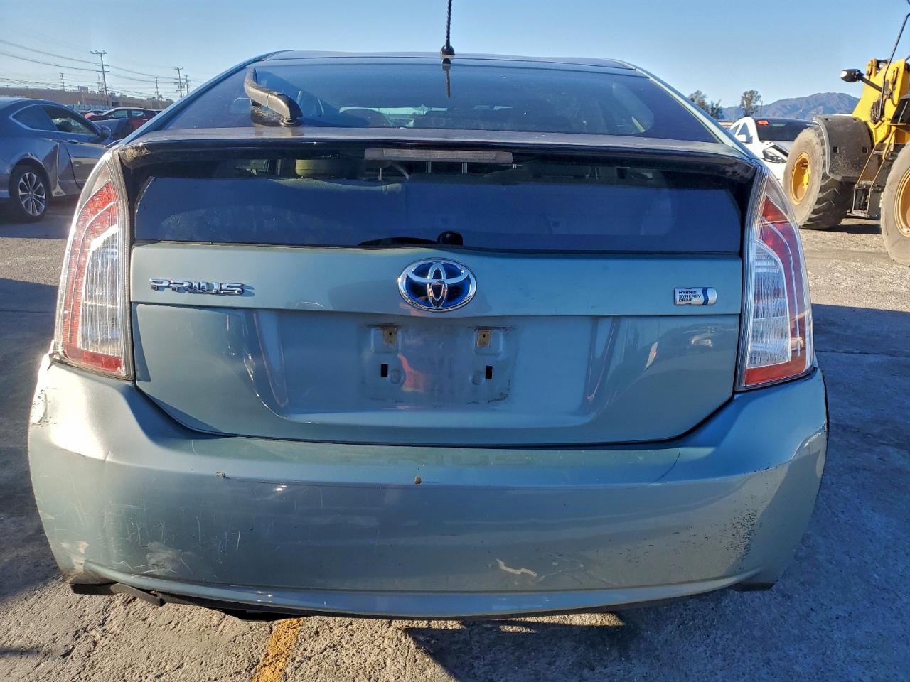 2013 TOYOTA PRIUS photo 6