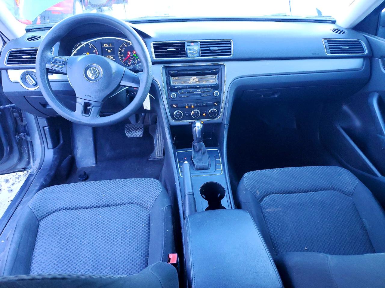 2012 VOLKSWAGEN PASSAT S photo 15