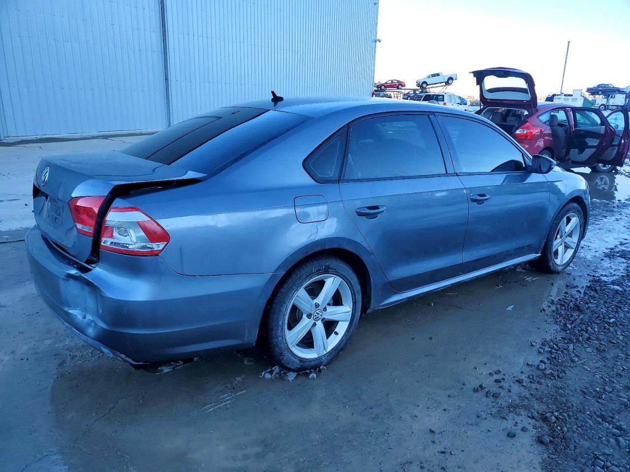 2012 VOLKSWAGEN PASSAT S photo 5