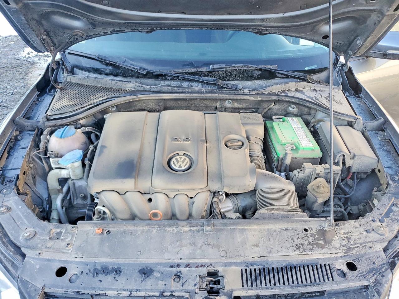 2012 VOLKSWAGEN PASSAT S photo 21