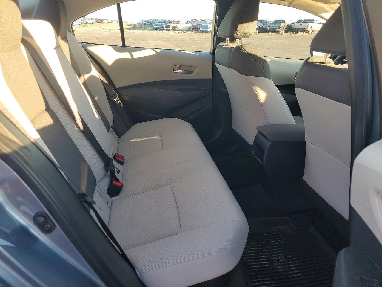2020 TOYOTA COROLLA LE photo 19