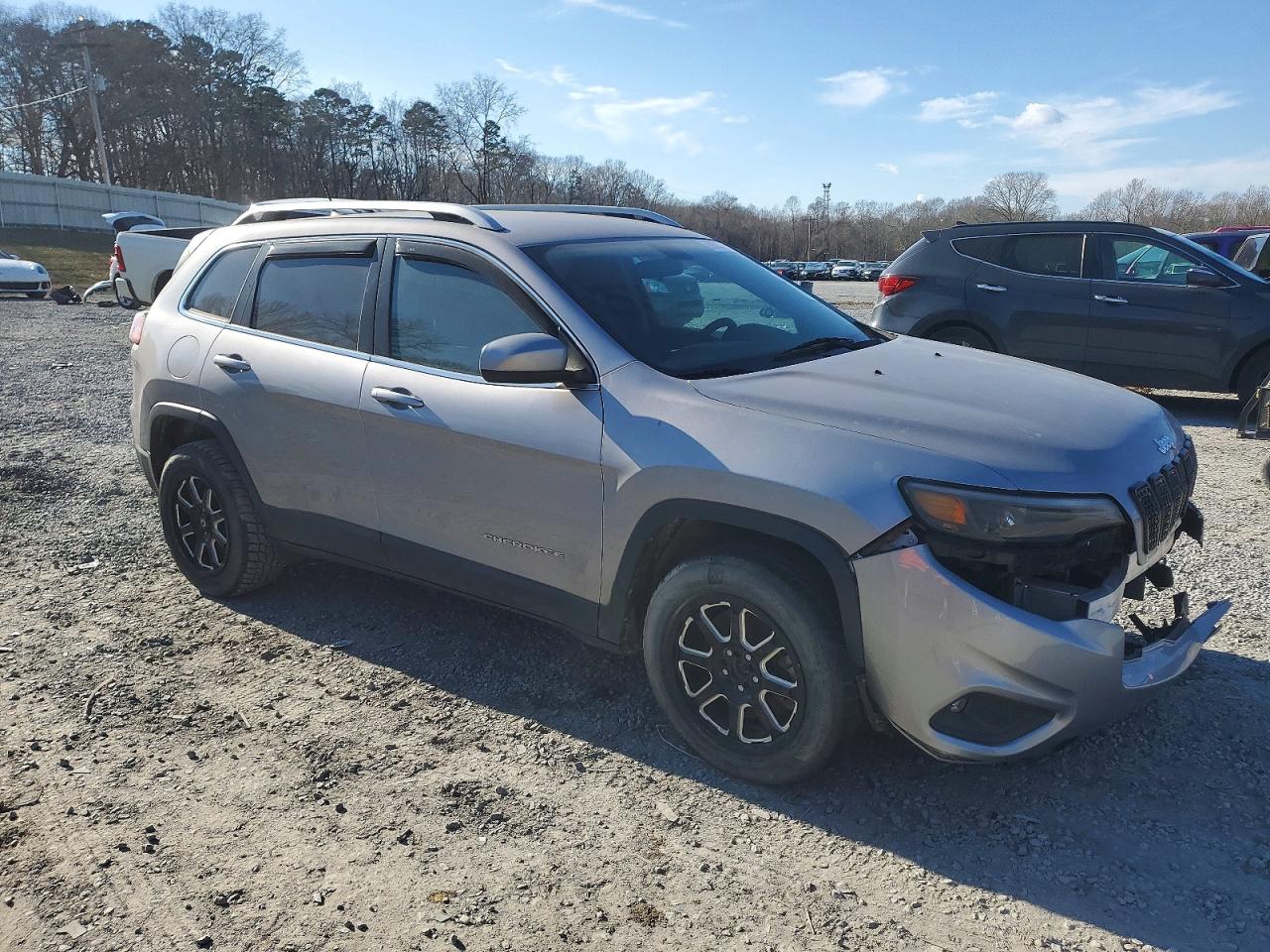 2019 JEEP CHEROKEE LATITUDE photo 4