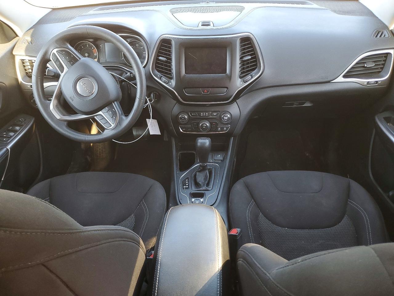 2019 JEEP CHEROKEE LATITUDE photo 8
