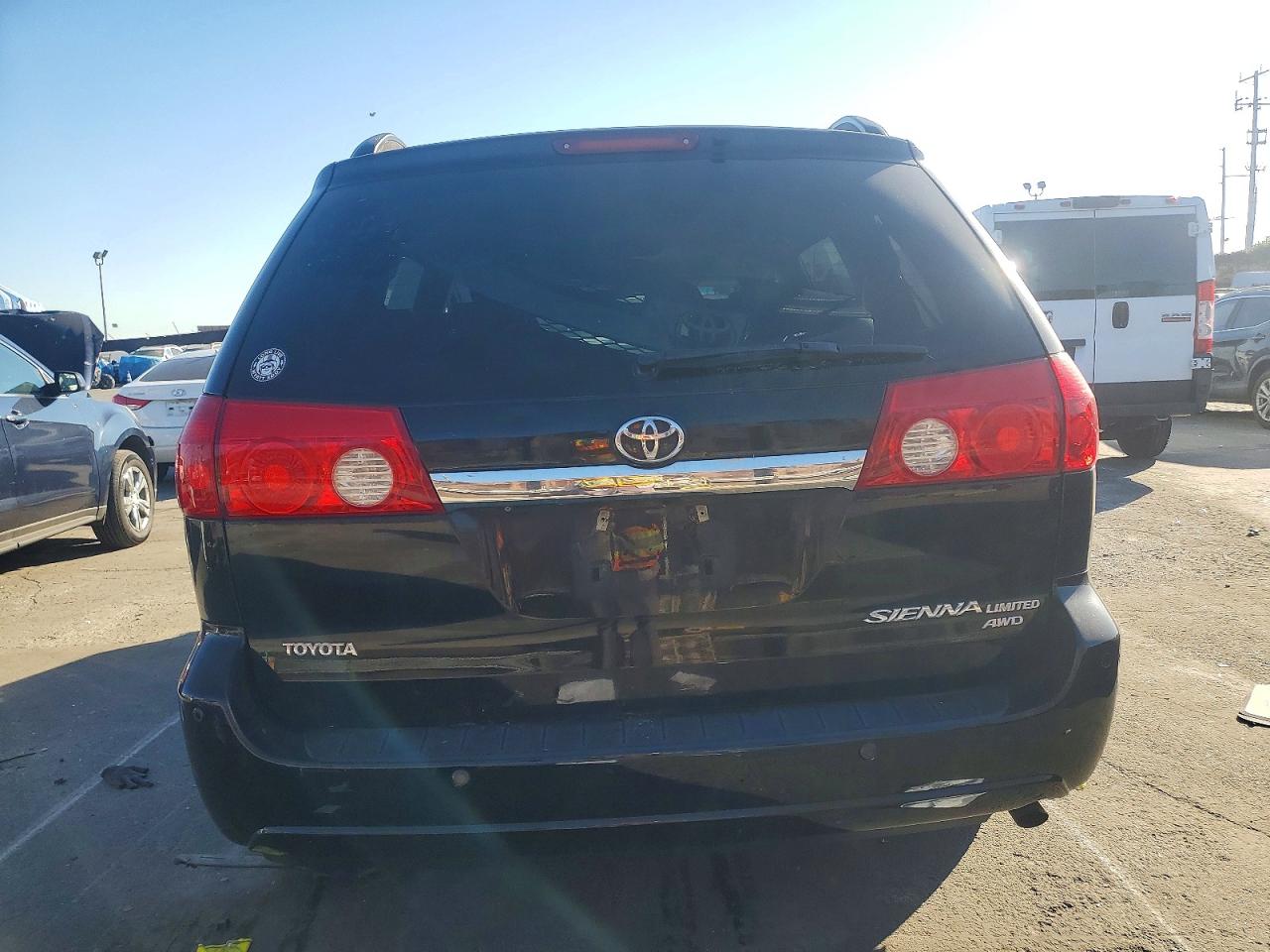 2008 TOYOTA SIENNA XLE photo 6