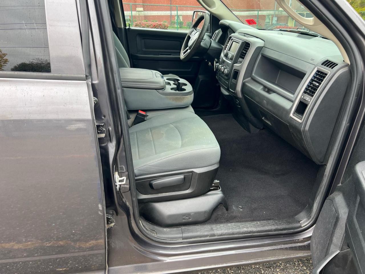 2018 RAM 1500 ST photo 5