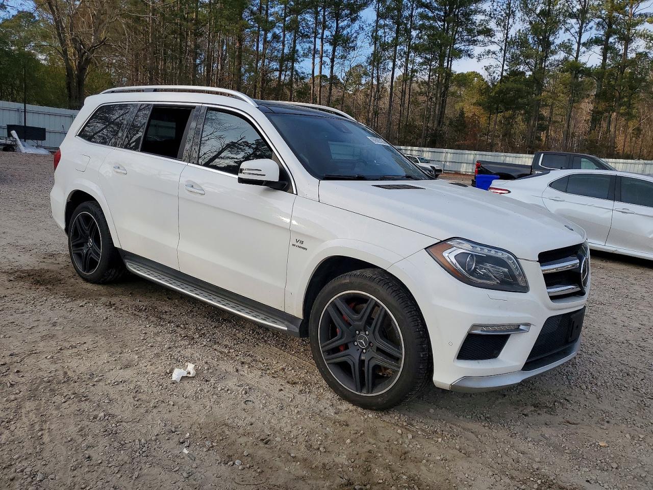 2015 MERCEDES-BENZ GL 63 AMG photo 4