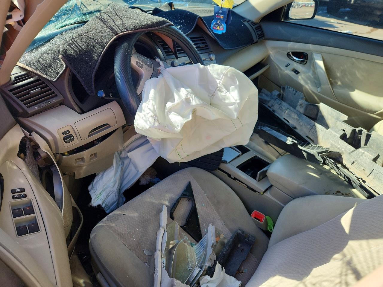 2011 TOYOTA CAMRY BASE photo 8