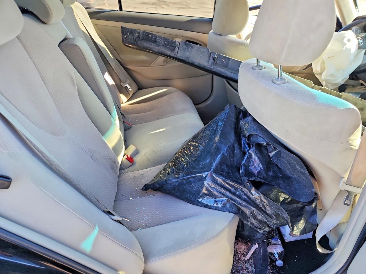 2011 TOYOTA CAMRY BASE photo 10