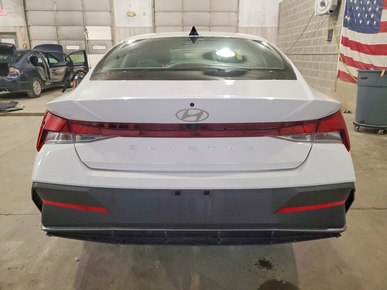 2024 HYUNDAI ELANTRA SEL photo 6