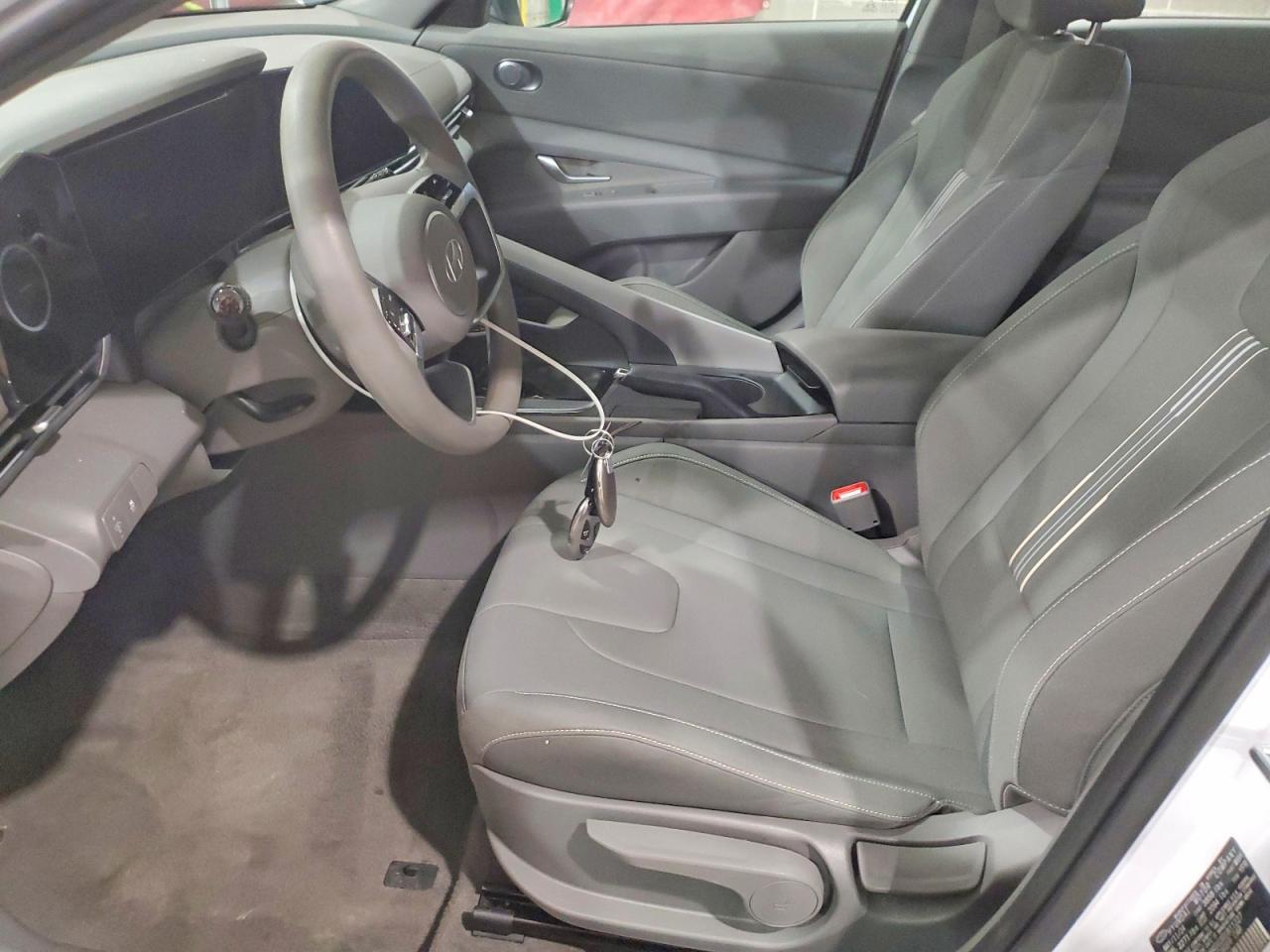 2024 HYUNDAI ELANTRA SEL photo 7