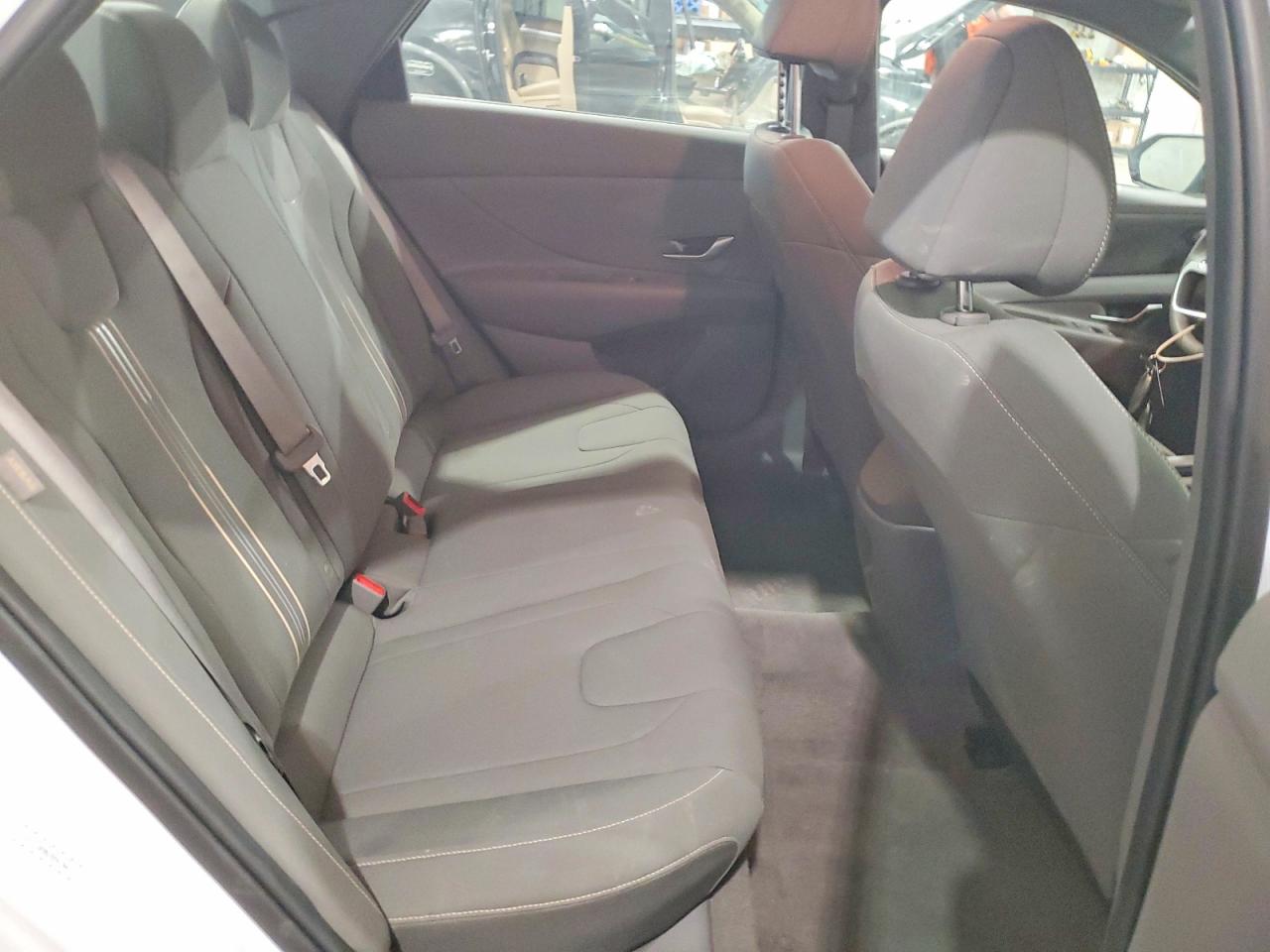 2024 HYUNDAI ELANTRA SEL photo 10