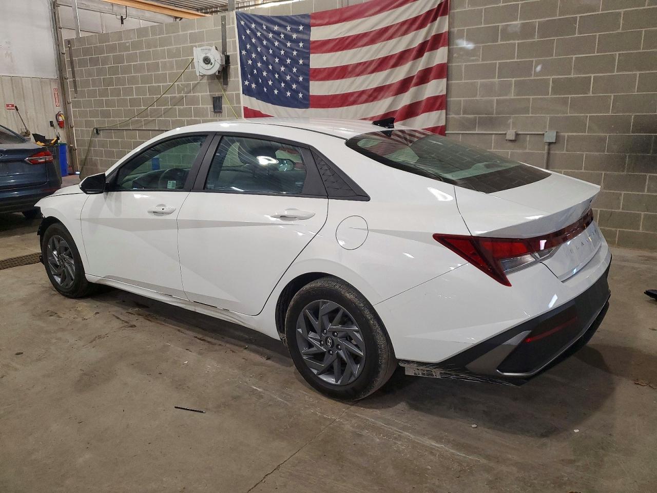 2024 HYUNDAI ELANTRA SEL photo 2