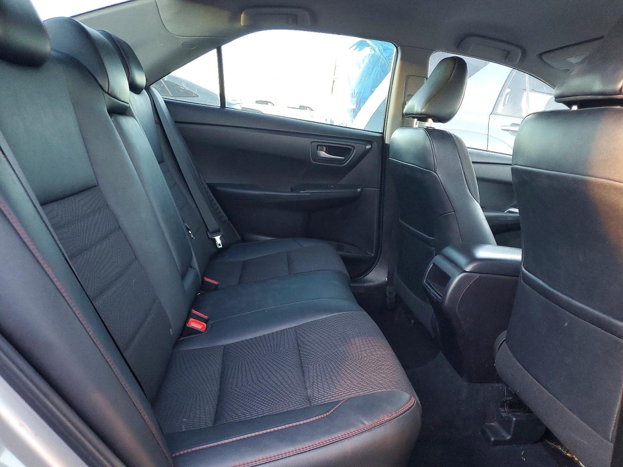 2017 TOYOTA CAMRY HYBRID photo 10