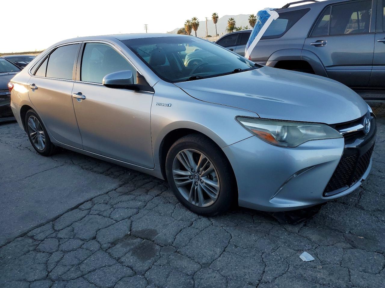 2017 TOYOTA CAMRY HYBRID photo 4