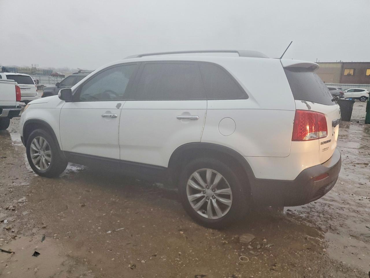 2011 KIA SORENTO EX photo 2