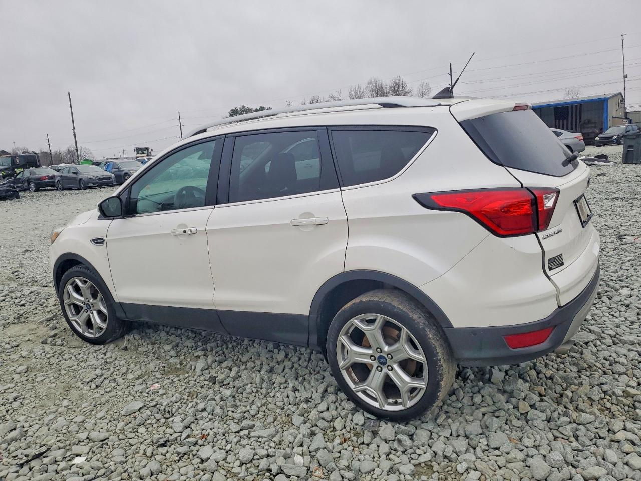 2019 FORD ESCAPE TITANIUM photo 2