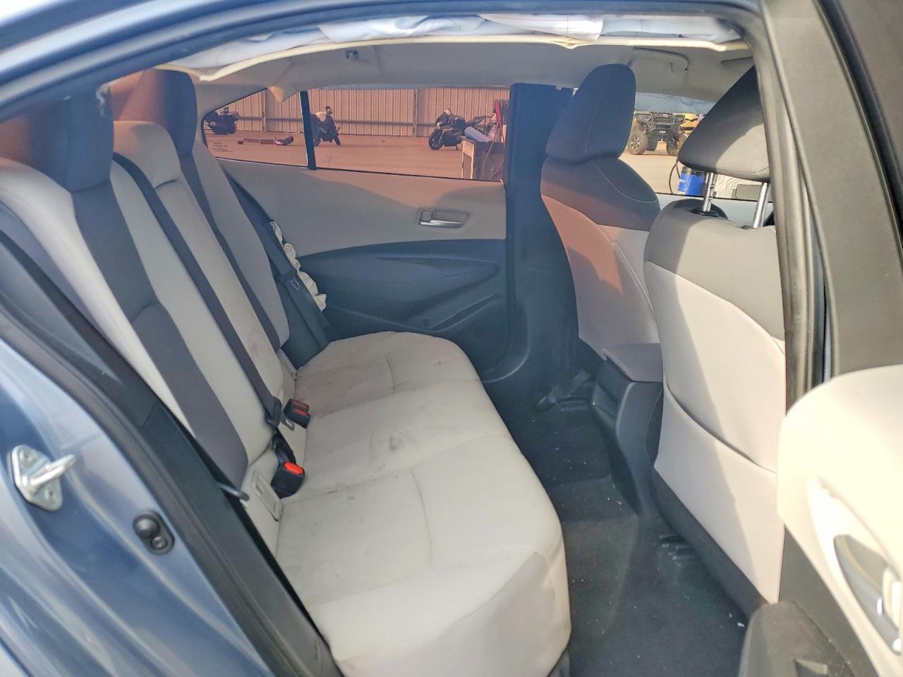 2021 TOYOTA COROLLA LE photo 10