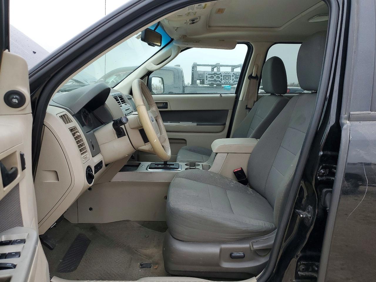 2010 FORD ESCAPE XLT photo 7