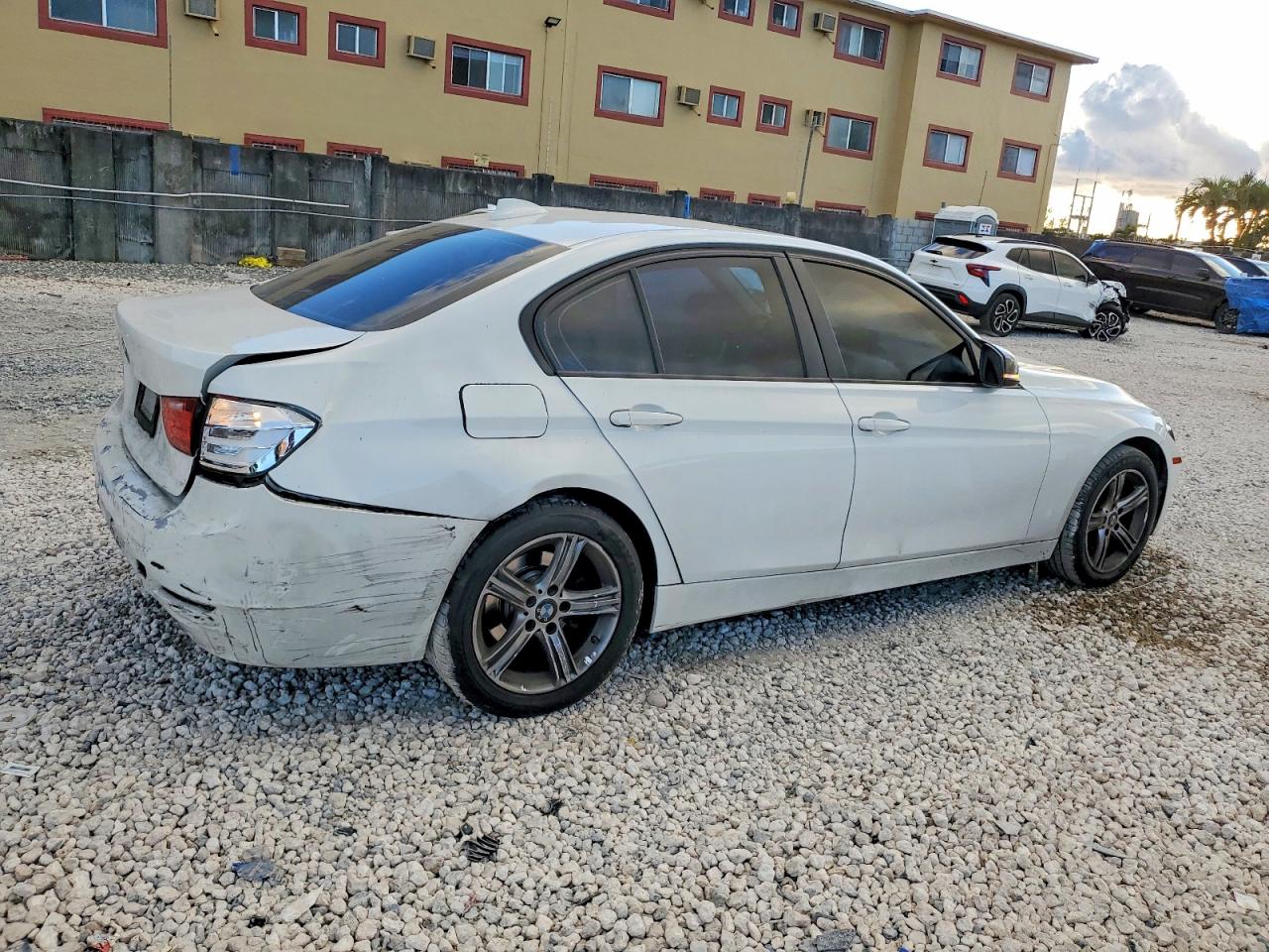 2014 BMW 320 I XDRIVE photo 3