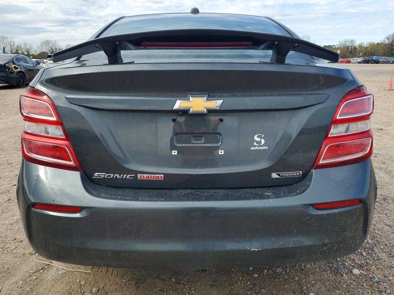 2017 CHEVROLET SONIC PREMIER photo 6