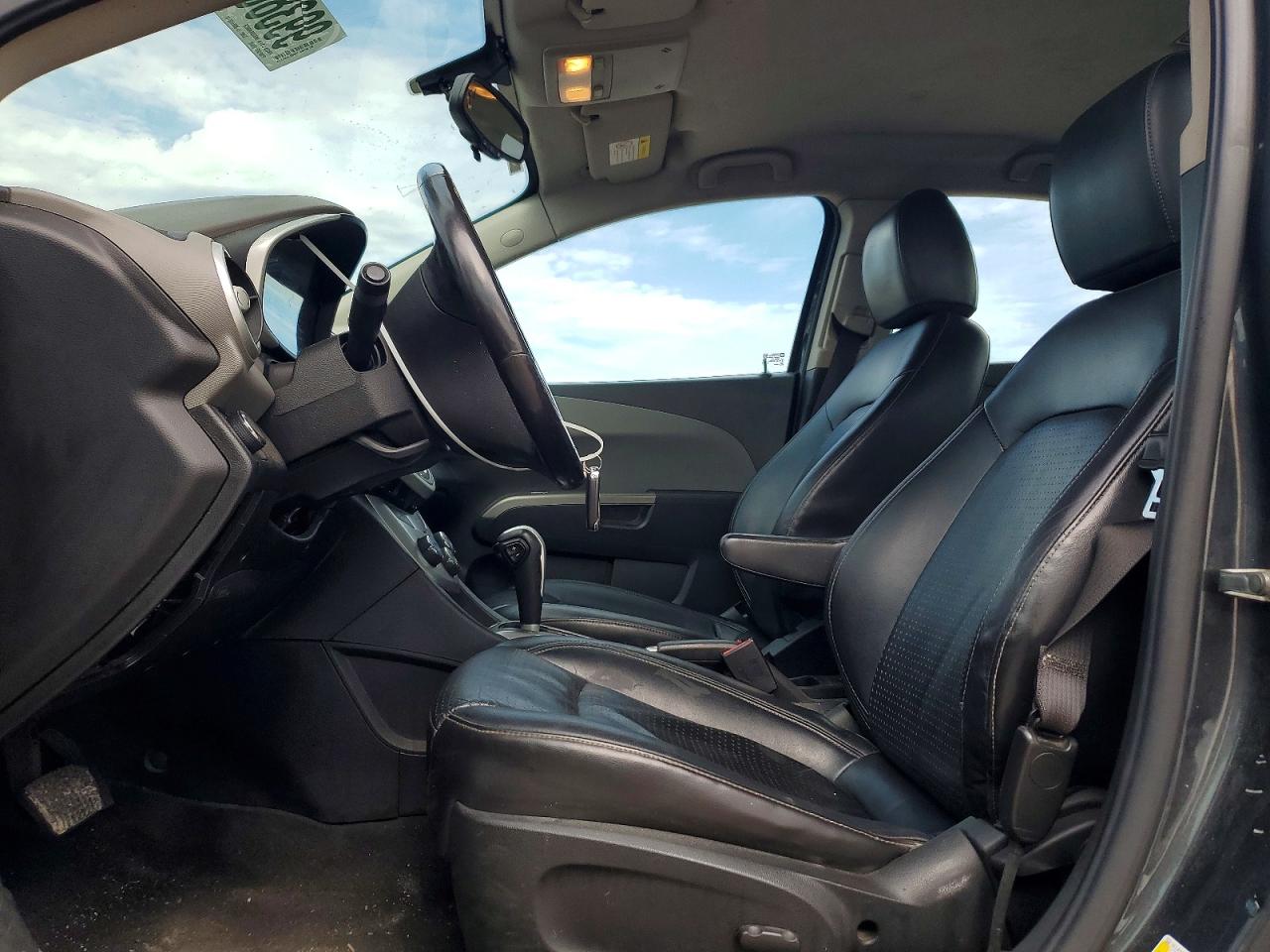 2017 CHEVROLET SONIC PREMIER photo 7