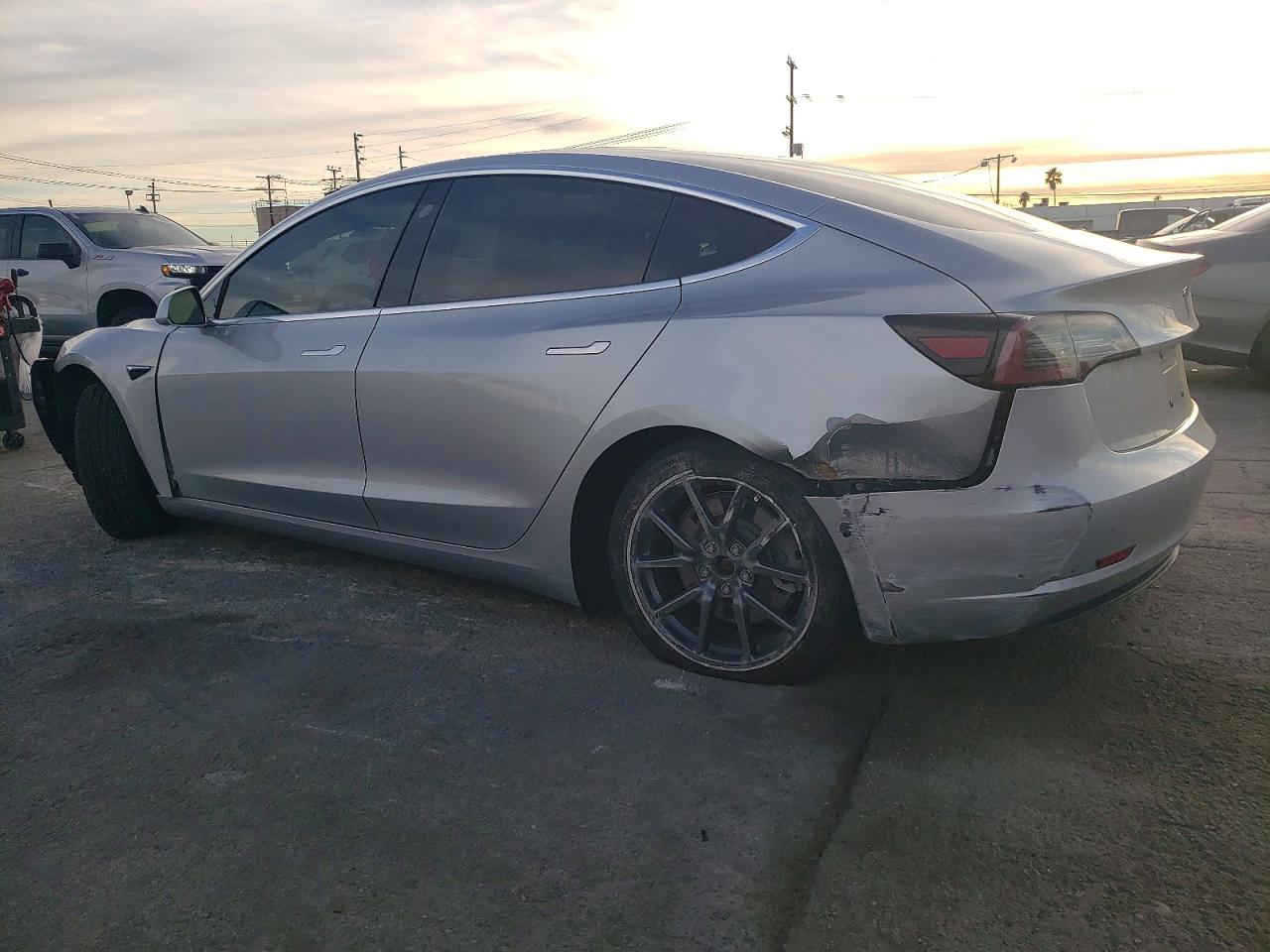2018 TESLA MODEL 3 photo 3