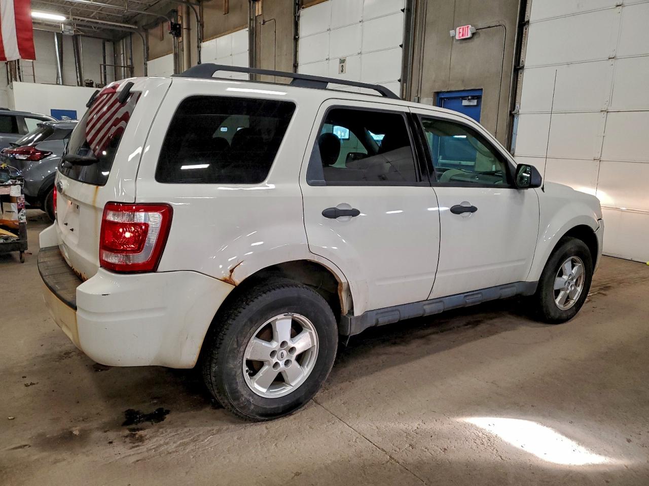 2012 FORD ESCAPE XLT photo 3