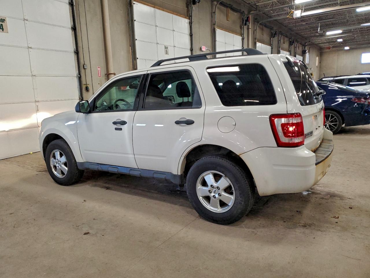 2012 FORD ESCAPE XLT photo 2