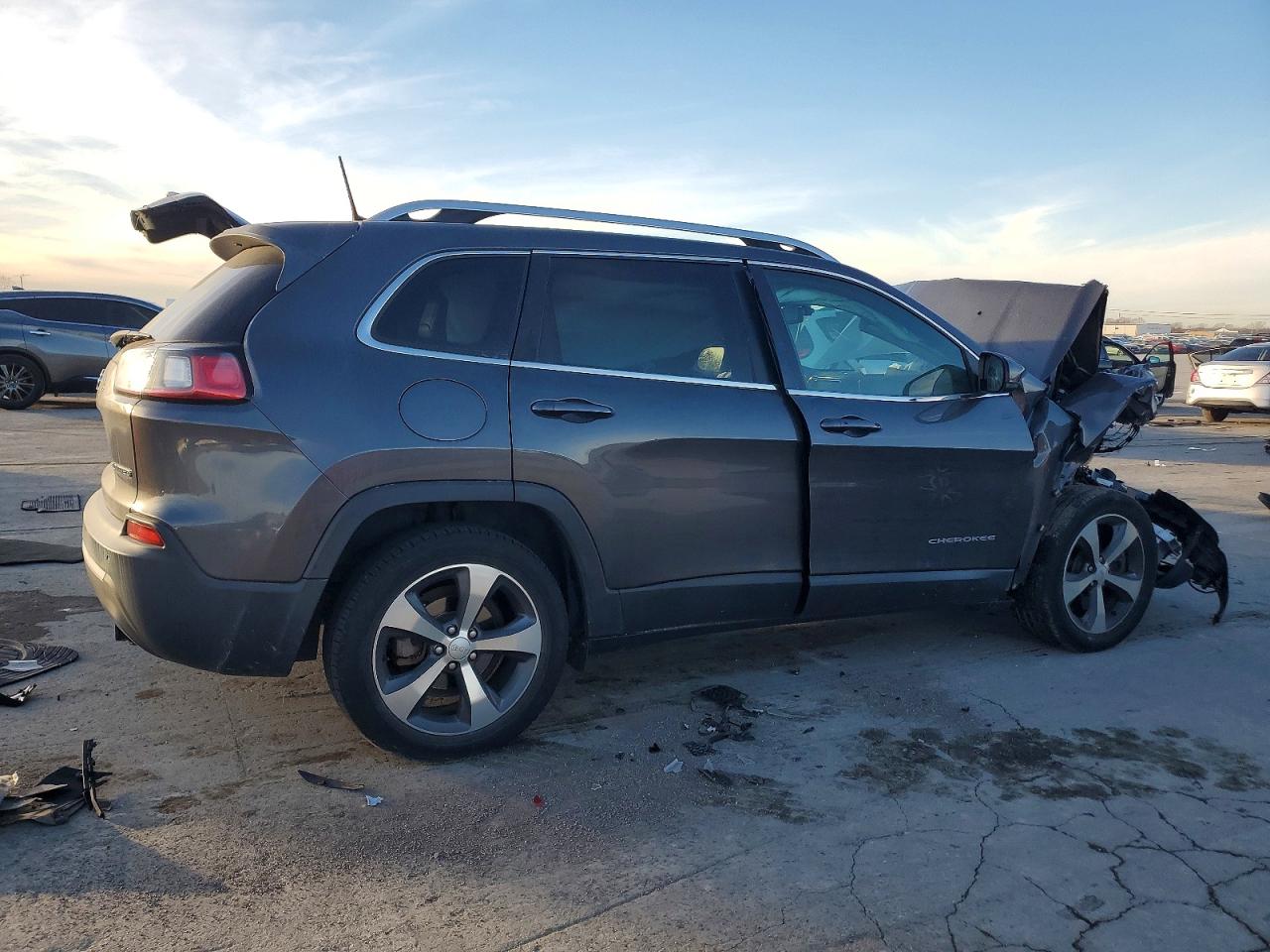 2019 JEEP CHEROKEE LIMITED photo 3