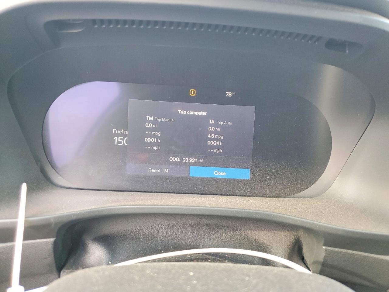 2024 VOLVO XC40 CORE photo 17