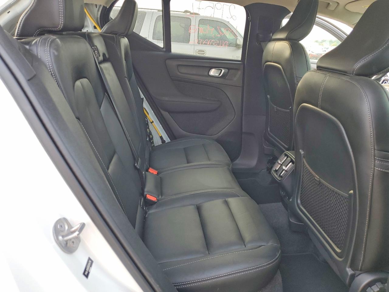 2024 VOLVO XC40 CORE photo 19