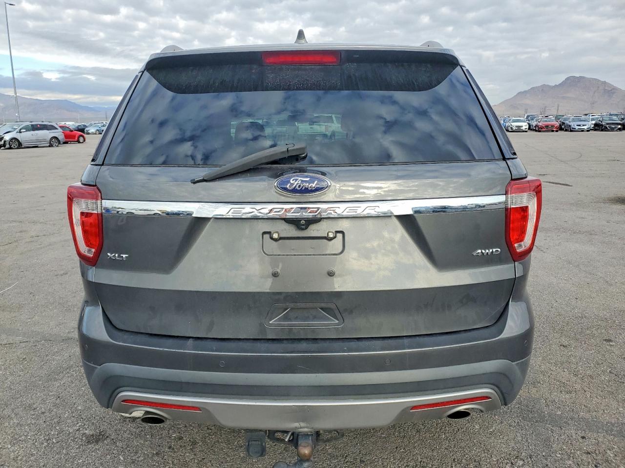 2016 FORD EXPLORER XLT photo 6