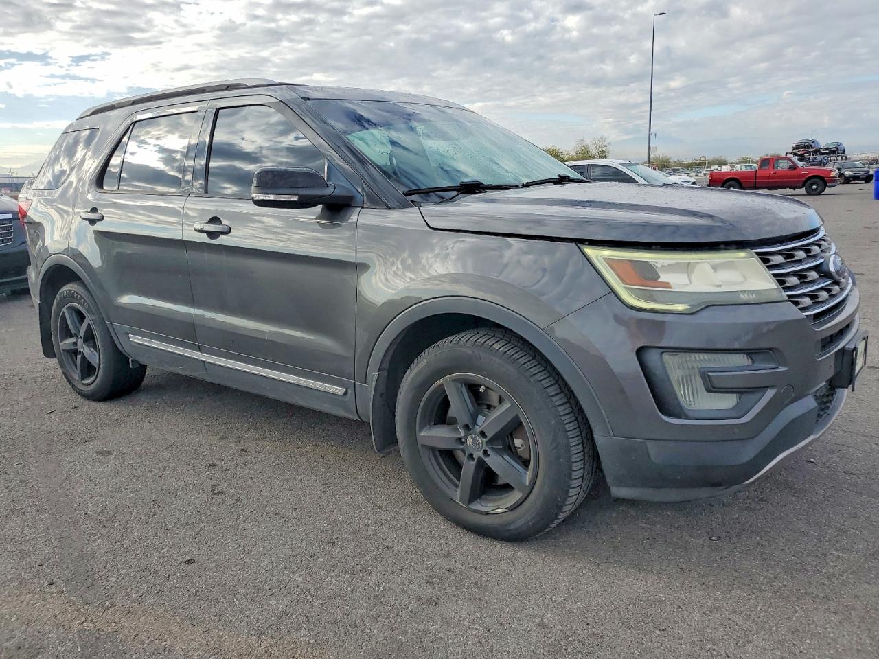 2016 FORD EXPLORER XLT photo 4