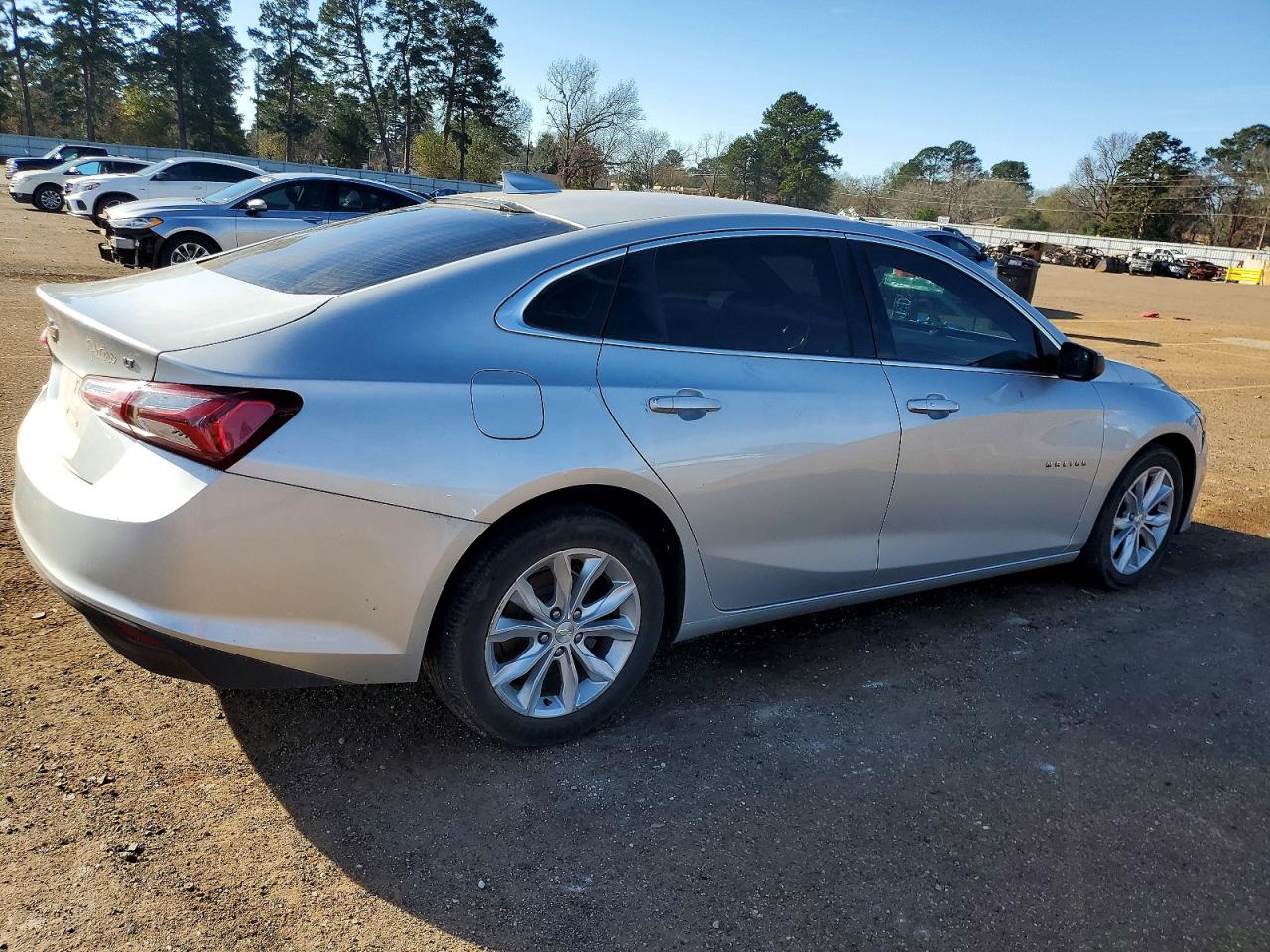 2020 CHEVROLET MALIBU LT photo 3