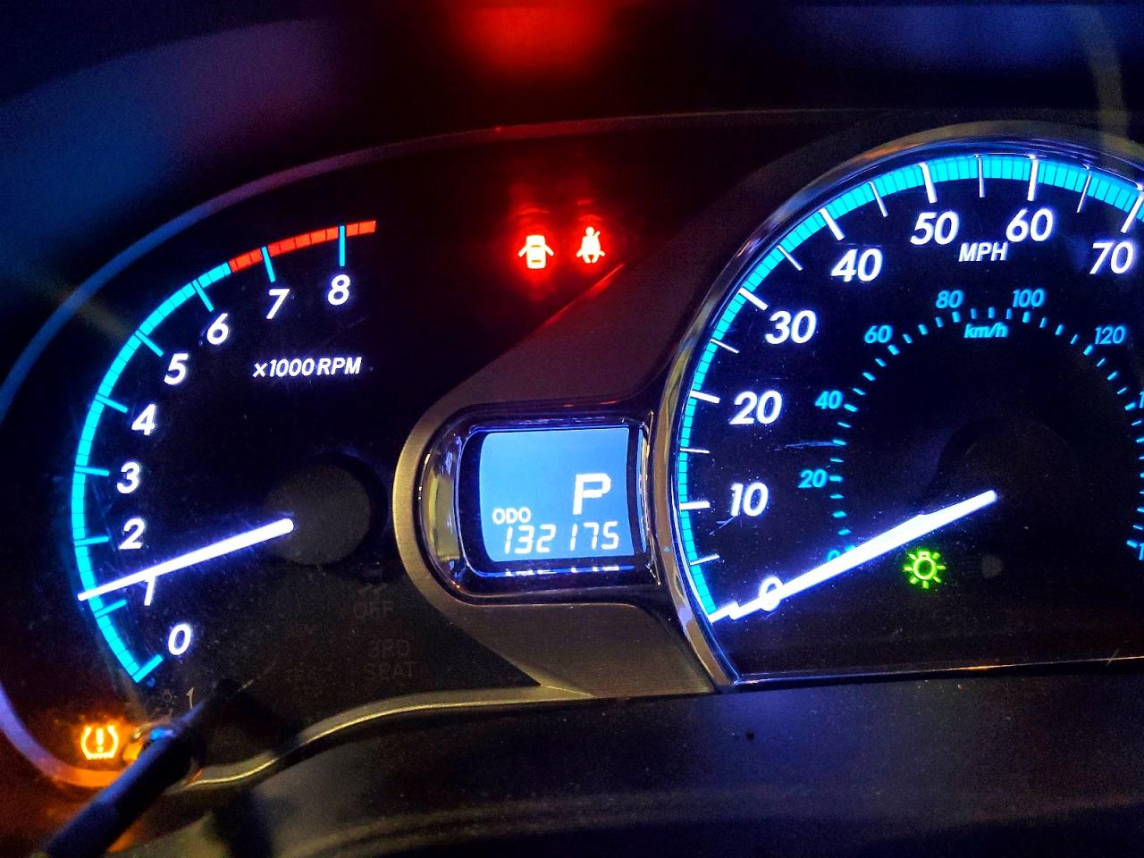 2014 TOYOTA SIENNA XLE photo 9