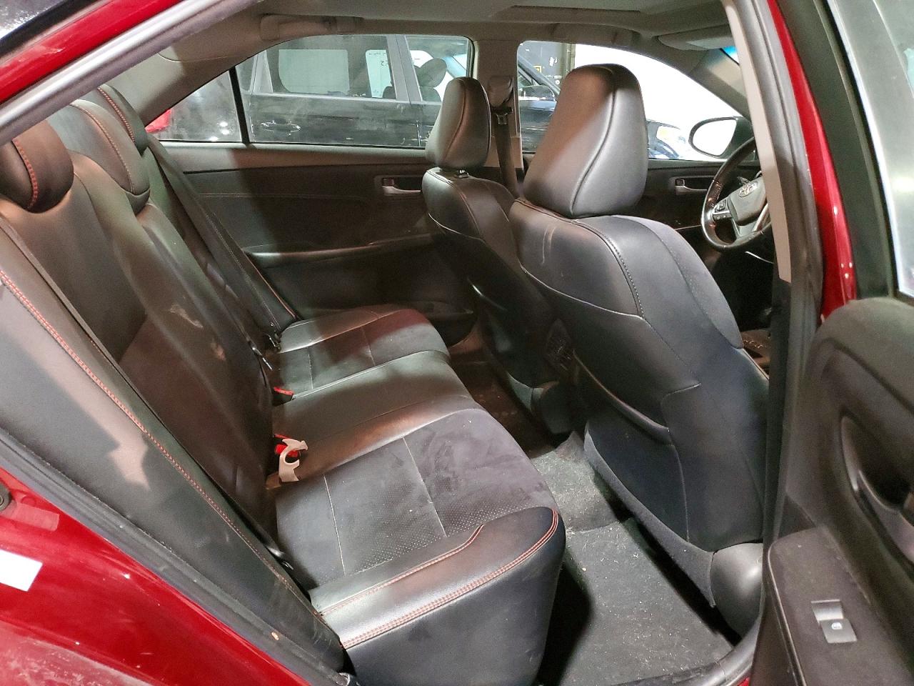 2016 TOYOTA CAMRY LE photo 10