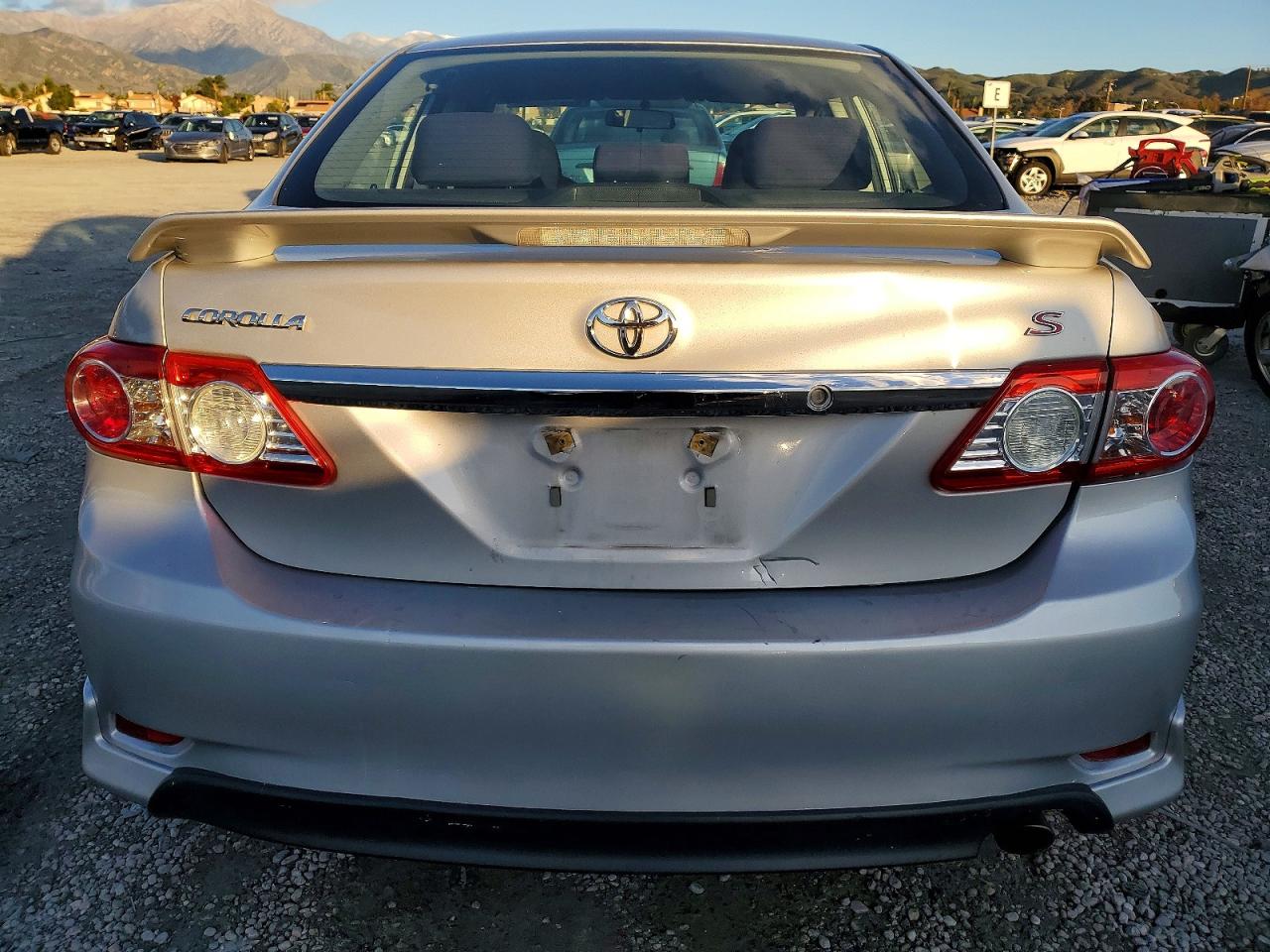 2011 TOYOTA COROLLA BASE photo 6