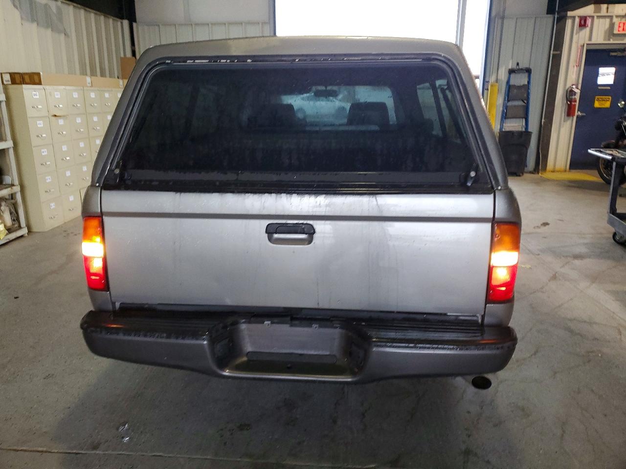 1996 TOYOTA TACOMA photo 6