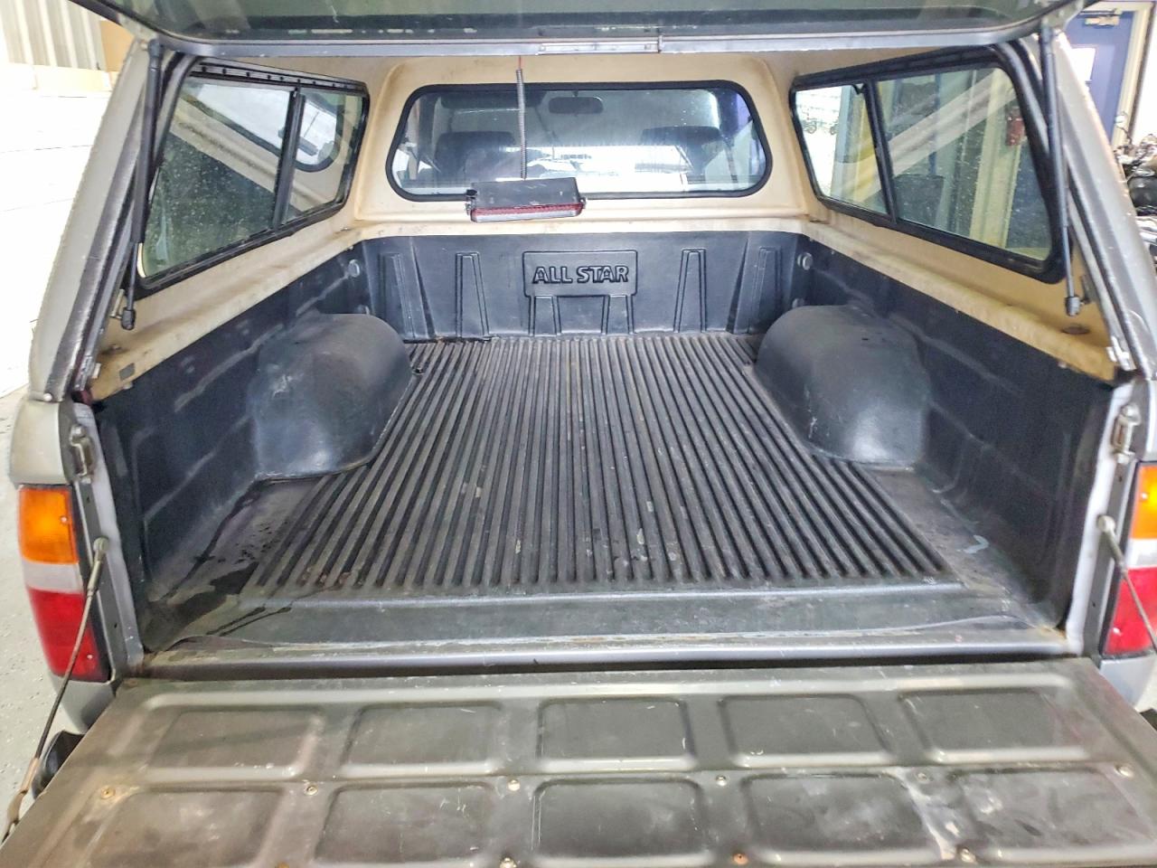 1996 TOYOTA TACOMA photo 10