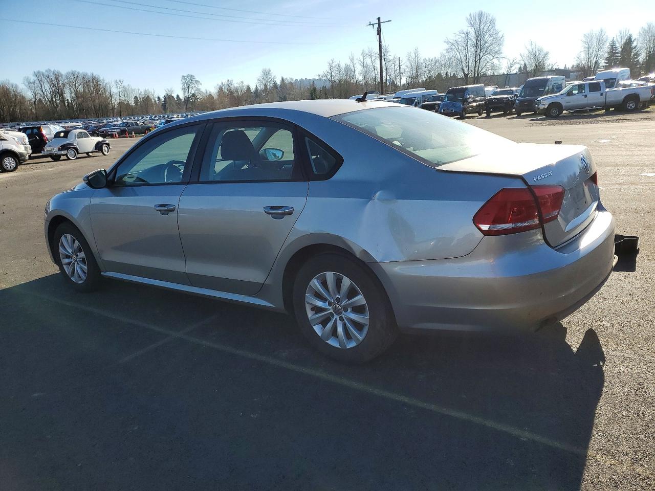 2012 VOLKSWAGEN PASSAT S photo 2