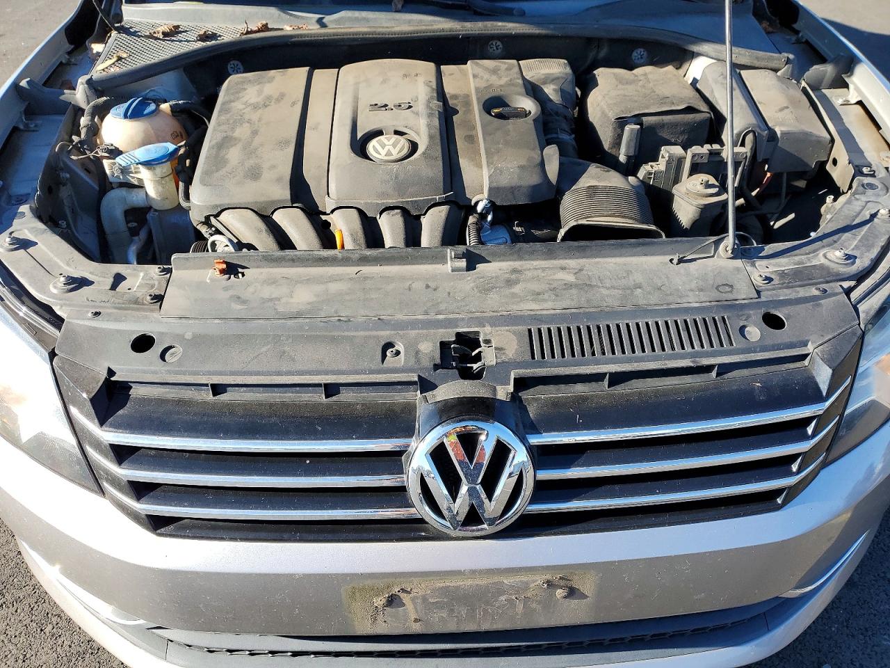 2012 VOLKSWAGEN PASSAT S photo 11