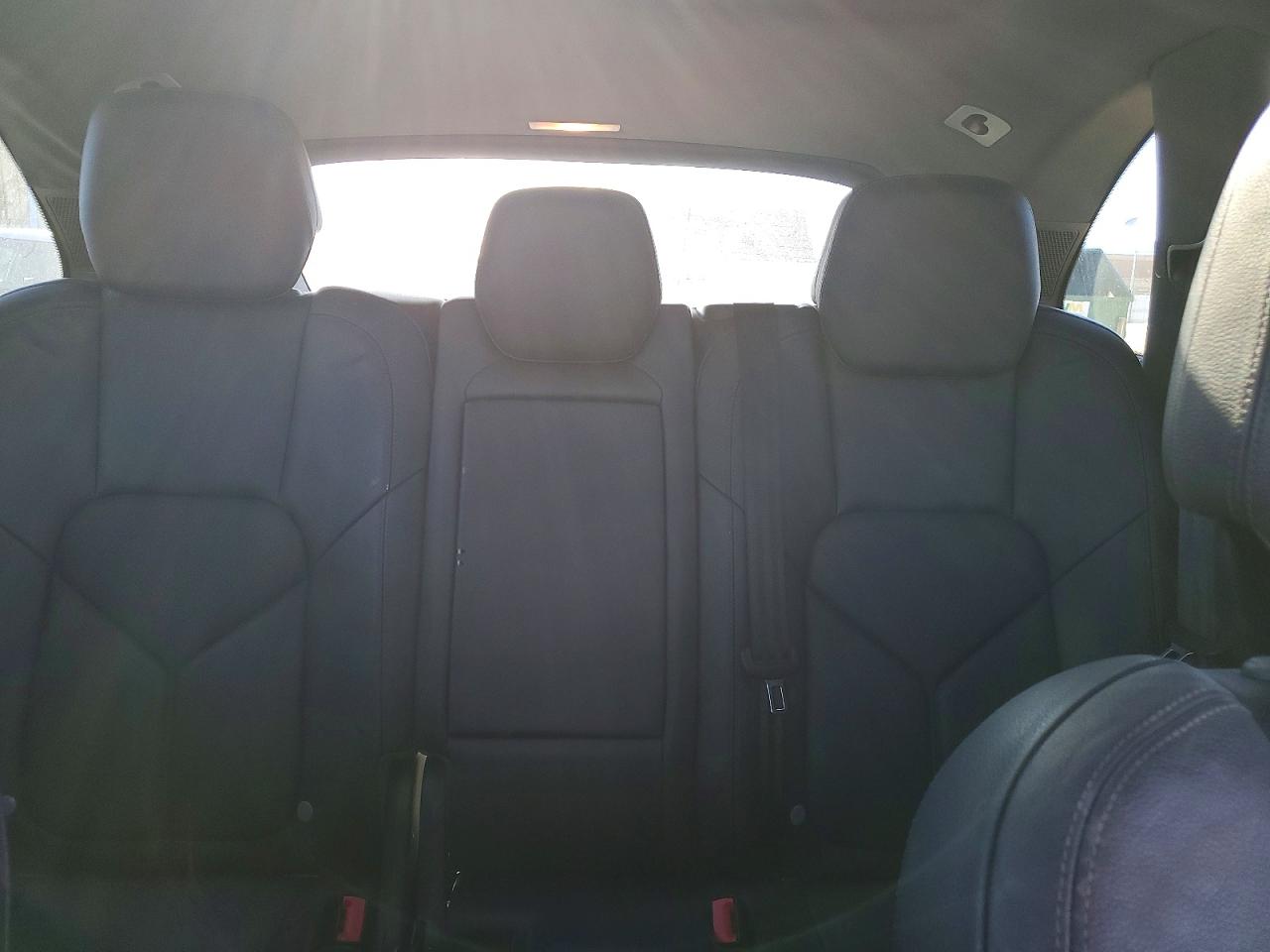 2013 PORSCHE CAYENNE photo 10