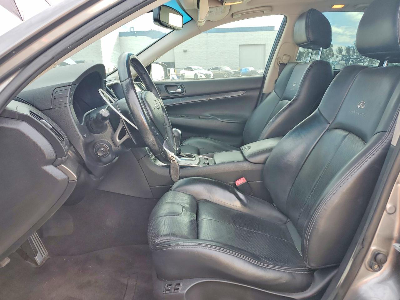 2011 INFINITI G37 BASE photo 7